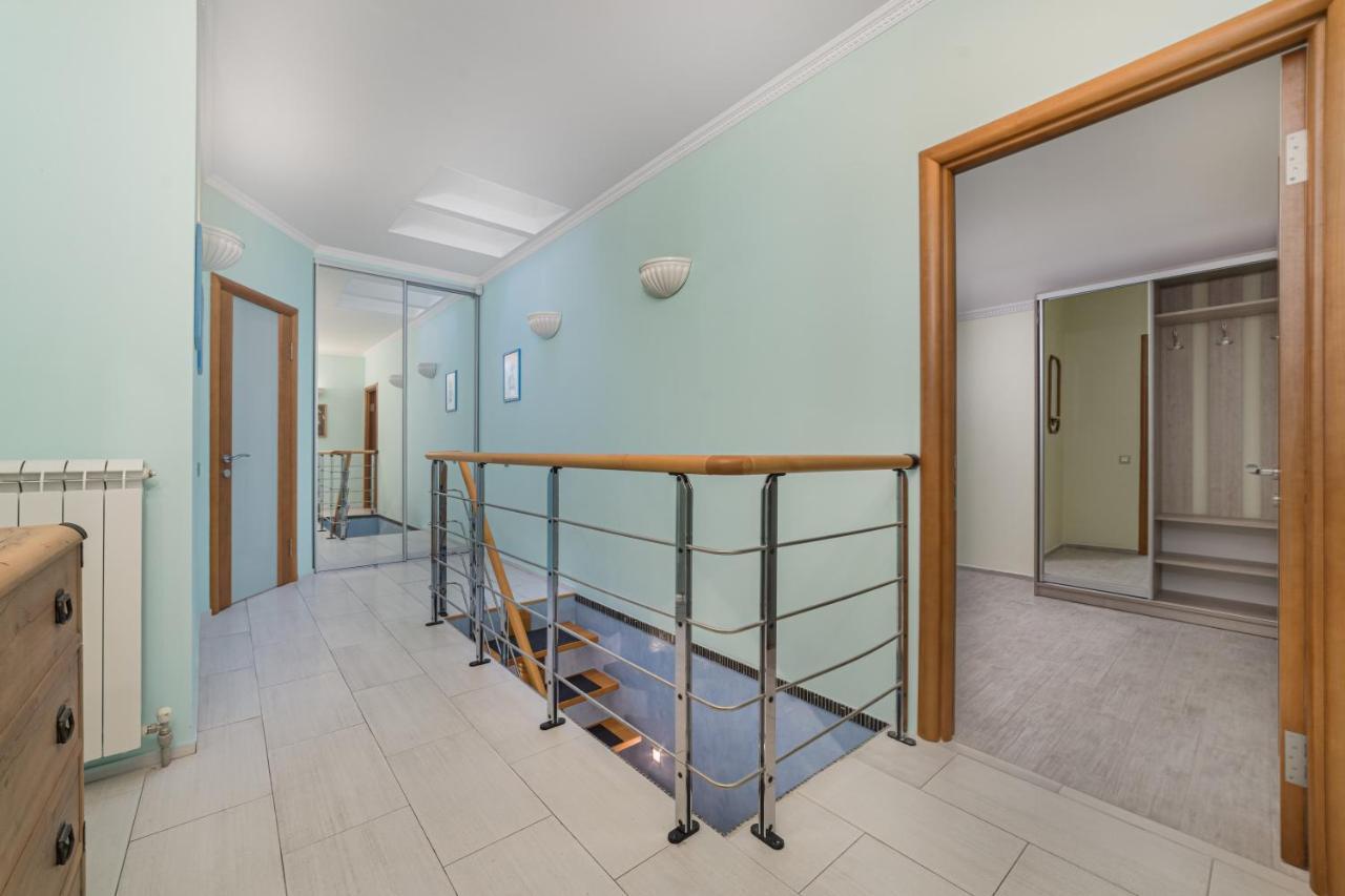 Classical Deribasivska 3-Bedrooms Apartment Odesa Exterior photo