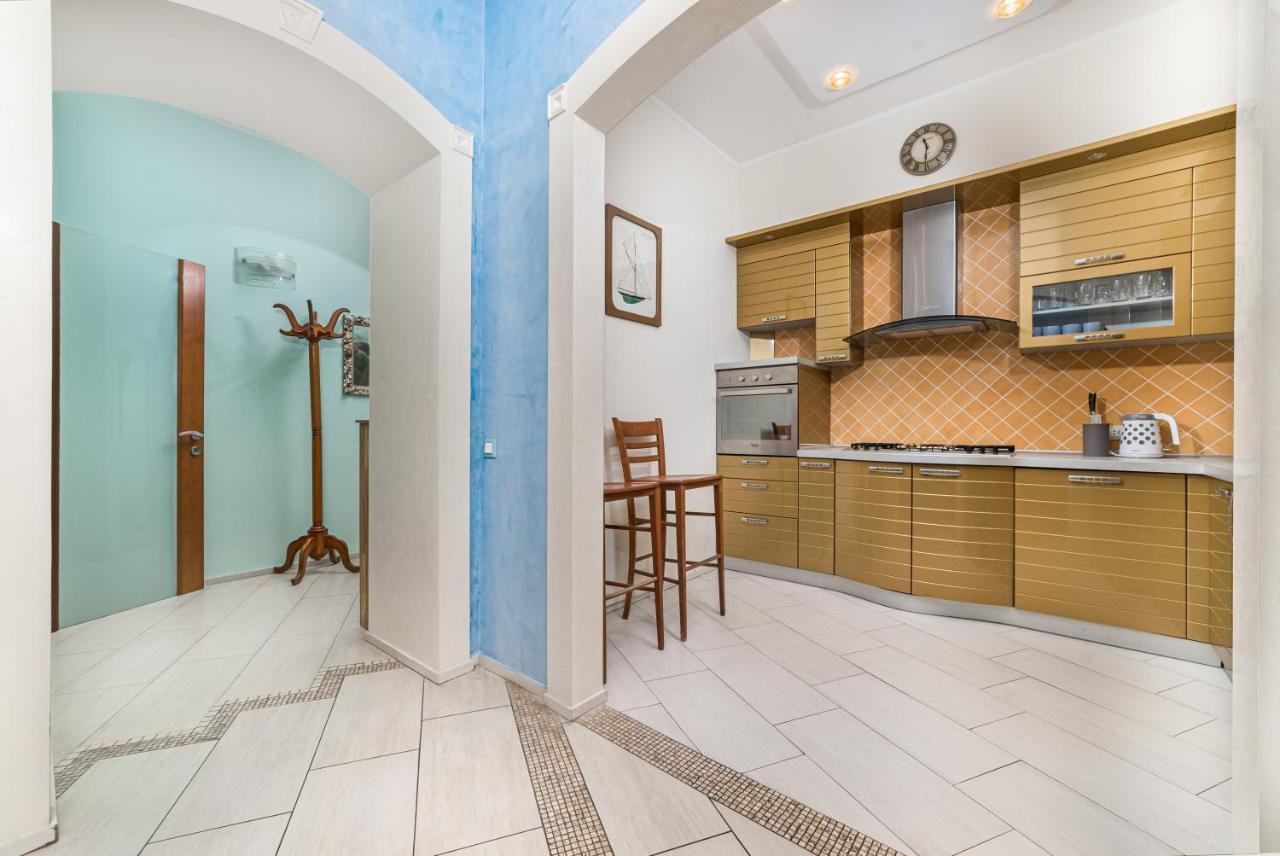 Classical Deribasivska 3-Bedrooms Apartment Odesa Exterior photo